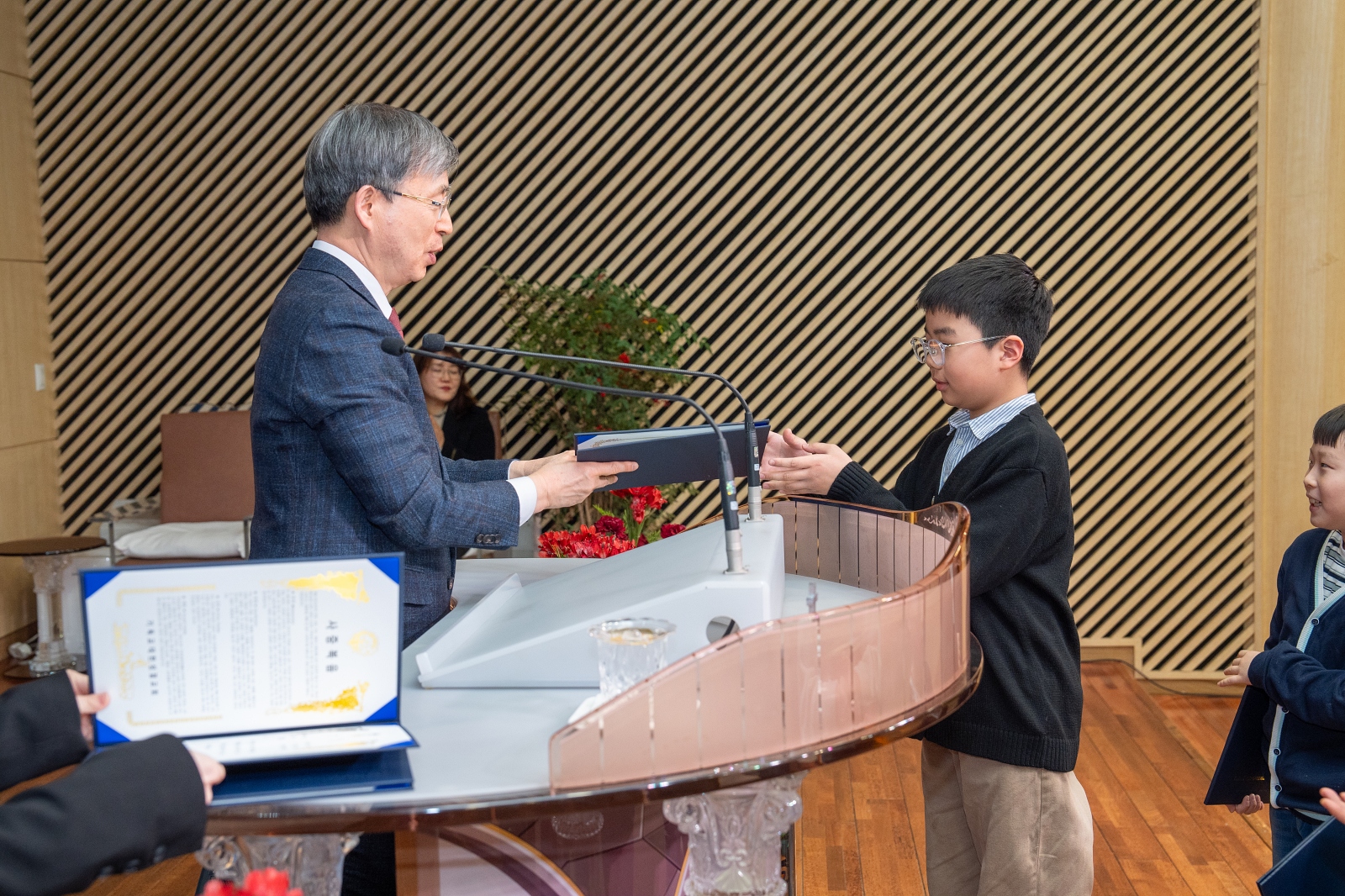 KUM01700사이즈줄인것.jpg