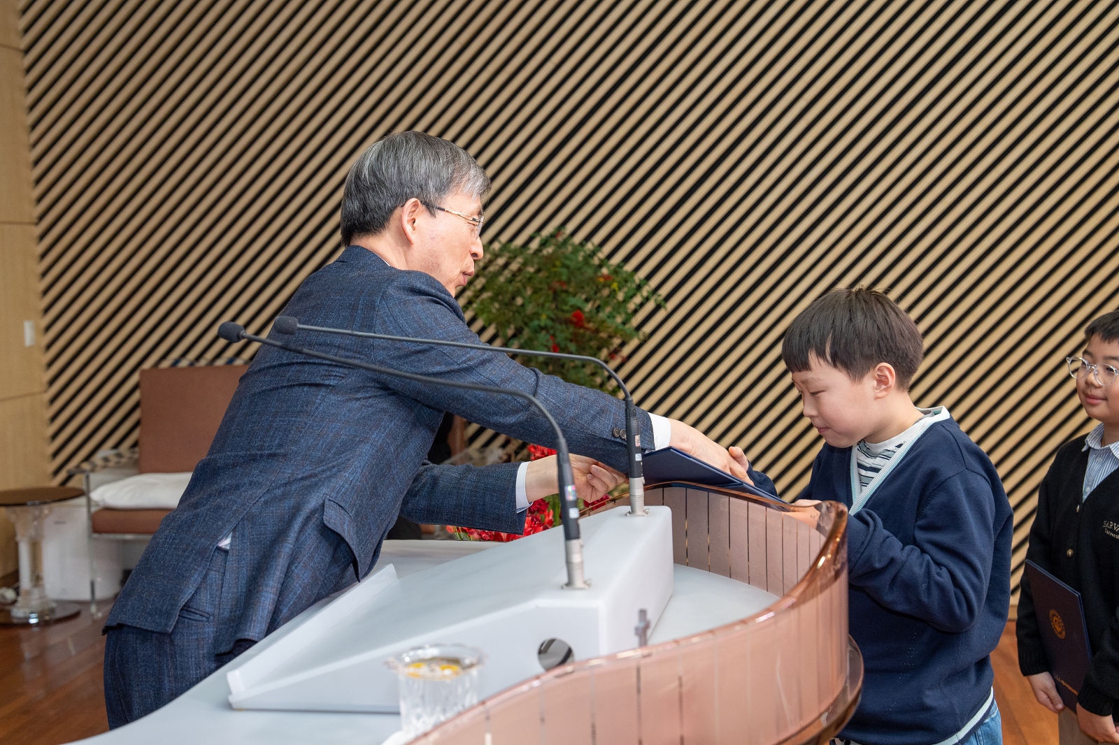 KUM01710사이즈줄인것.jpg
